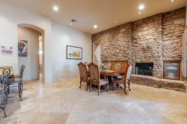 650 N BULLMOOSE Drive, Chandler, AZ 85224