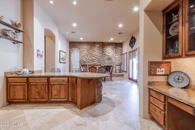 650 N BULLMOOSE Drive, Chandler, AZ 85224