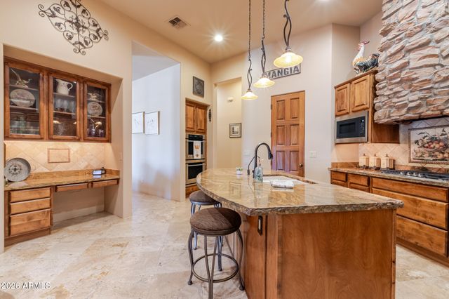 650 N BULLMOOSE Drive, Chandler, AZ 85224