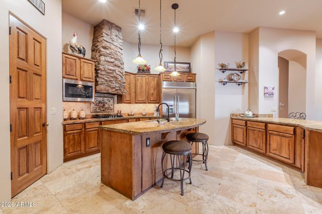 650 N BULLMOOSE Drive, Chandler, AZ 85224