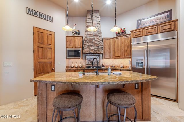 650 N BULLMOOSE Drive, Chandler, AZ 85224