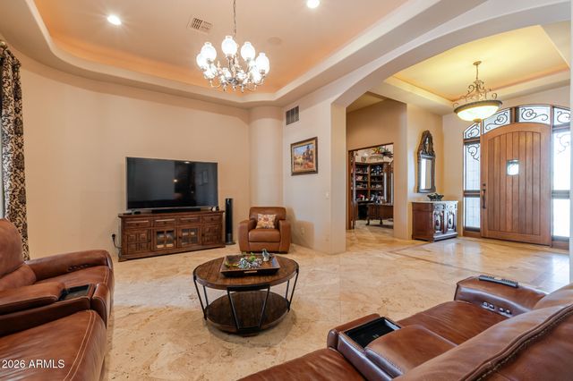 650 N BULLMOOSE Drive, Chandler, AZ 85224