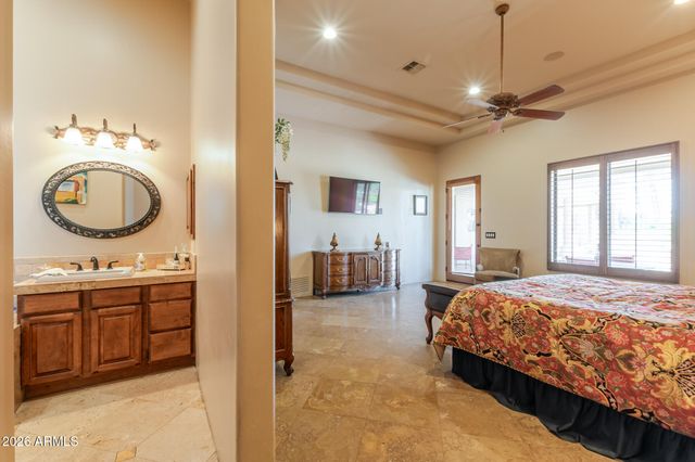 650 N BULLMOOSE Drive, Chandler, AZ 85224