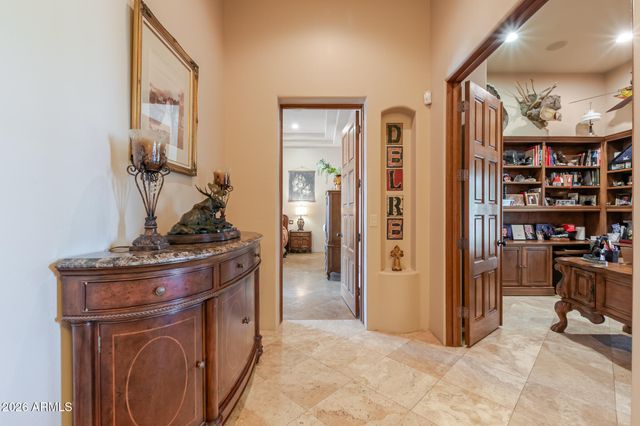 650 N BULLMOOSE Drive, Chandler, AZ 85224