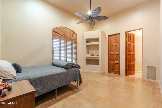 650 N BULLMOOSE Drive, Chandler, AZ 85224