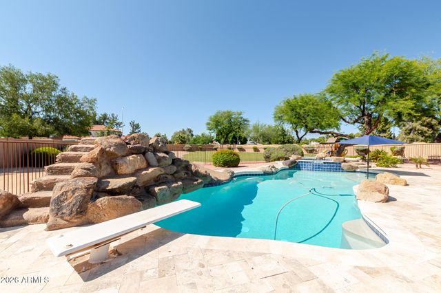 650 N BULLMOOSE Drive, Chandler, AZ 85224