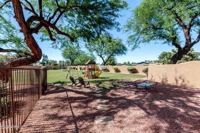 650 N BULLMOOSE Drive, Chandler, AZ 85224