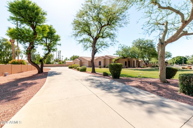 650 N BULLMOOSE Drive, Chandler, AZ 85224