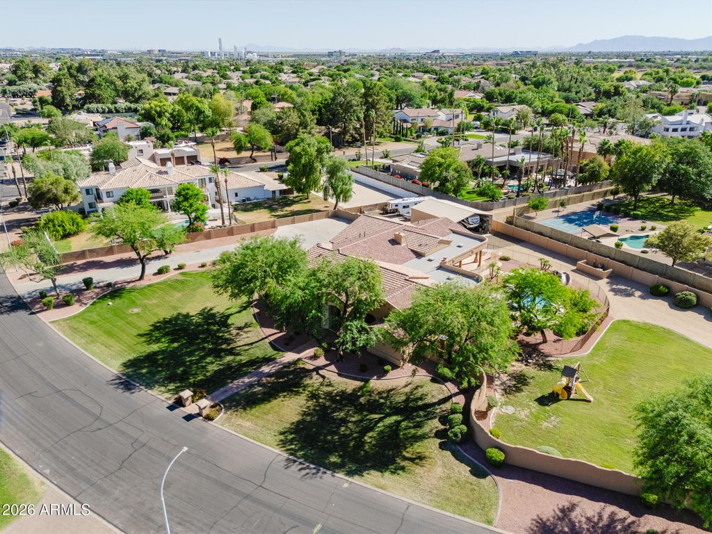 650 N BULLMOOSE Drive, Chandler, AZ 85224 — photo 3
