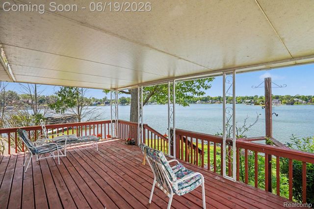 14174 Dartmouth Drive, Fenton Charter Township, MI 48430