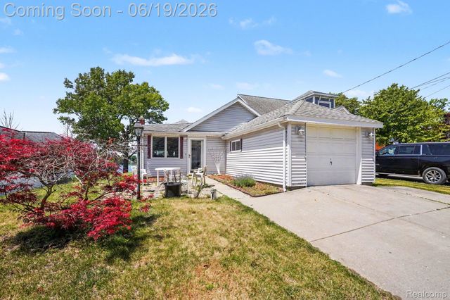 14174 Dartmouth Drive, Fenton Charter Township, MI 48430