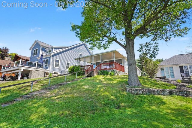 14174 Dartmouth Drive, Fenton Charter Township, MI 48430