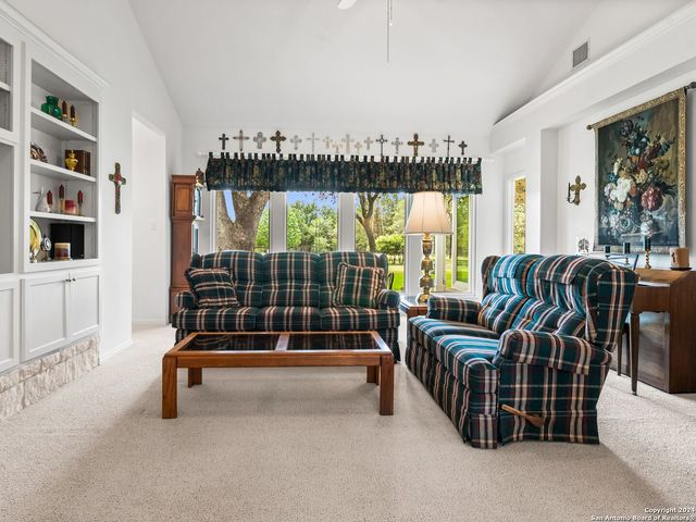 143 Cascade Caverns, Boerne, TX 78015
