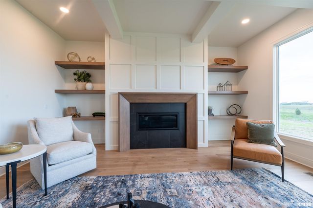 6830 WILDERNESS Pointe, Bettendorf, IA 52722