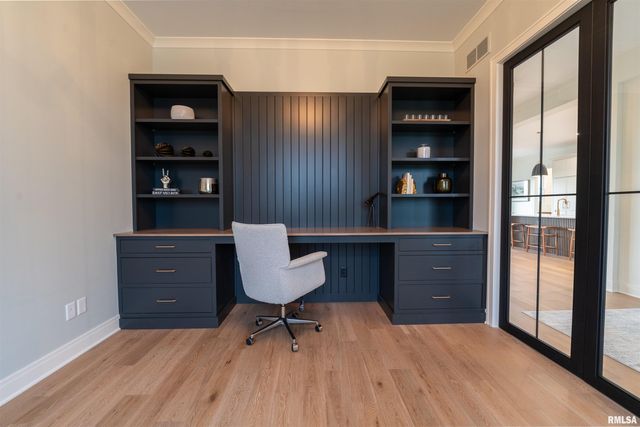 6830 WILDERNESS Pointe, Bettendorf, IA 52722