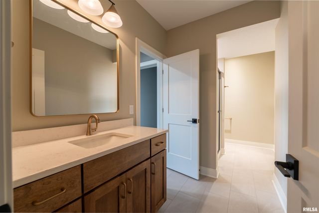 6830 WILDERNESS Pointe, Bettendorf, IA 52722