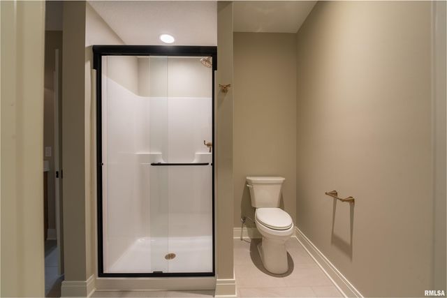 6830 WILDERNESS Pointe, Bettendorf, IA 52722