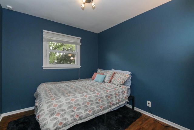 1261 Aldoro DRIVE, Waukesha, WI 53188