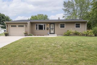 1261 Aldoro DRIVE, Waukesha, WI 53188