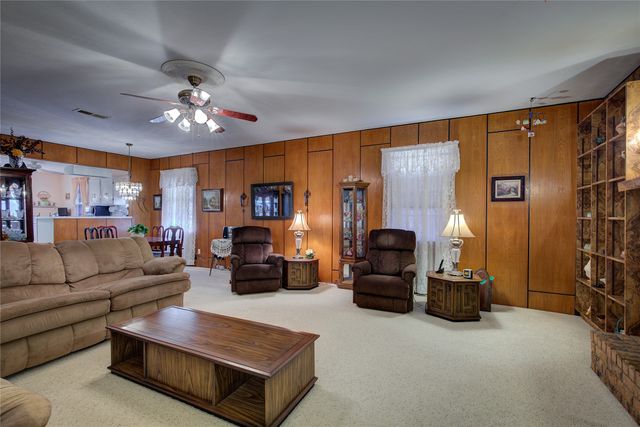 204 Garrett Avenue, East Tawakoni, TX 75472