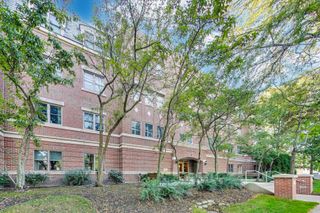 1688 Green Bay Road 404, Highland Park, IL 60035