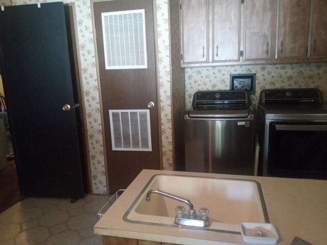 2400 W Midvalley Avenue S 1, Visalia, CA 93277