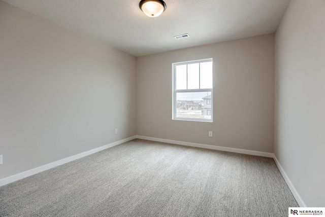 17110 SARAH Street, Bennington, NE 68007