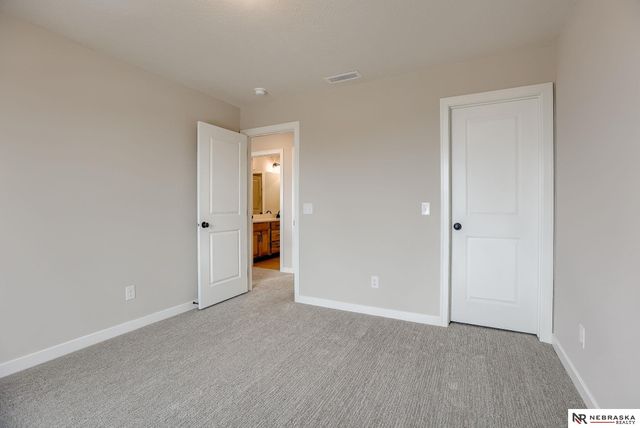 17110 SARAH Street, Bennington, NE 68007