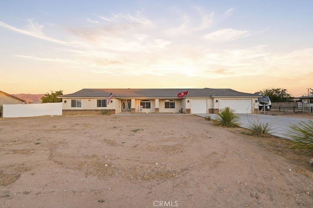 Image 1 of property listing at 14821 Gayhead Road, Apple Valley, CA 92307