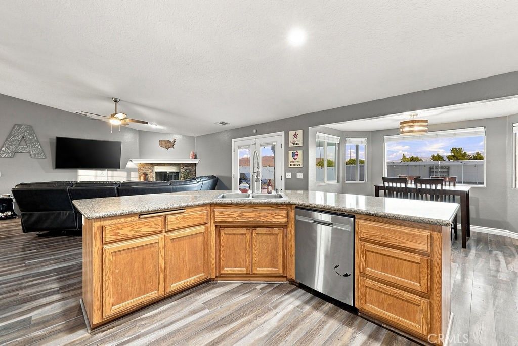 Image 13 of property listing at 14821 Gayhead Road, Apple Valley, CA 92307