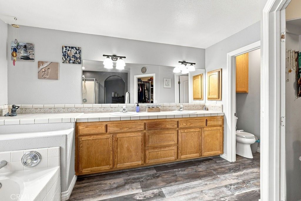 Image 17 of property listing at 14821 Gayhead Road, Apple Valley, CA 92307
