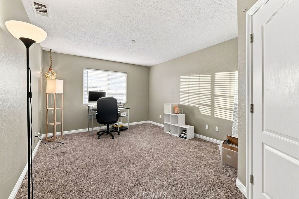 Image 20 of property listing at 14821 Gayhead Road, Apple Valley, CA 92307
