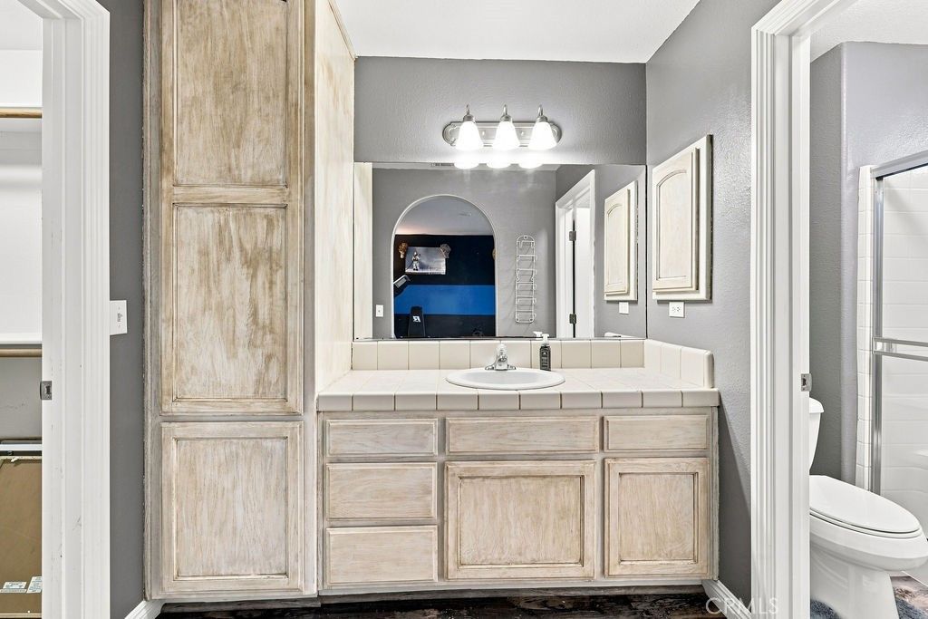 Image 21 of property listing at 14821 Gayhead Road, Apple Valley, CA 92307