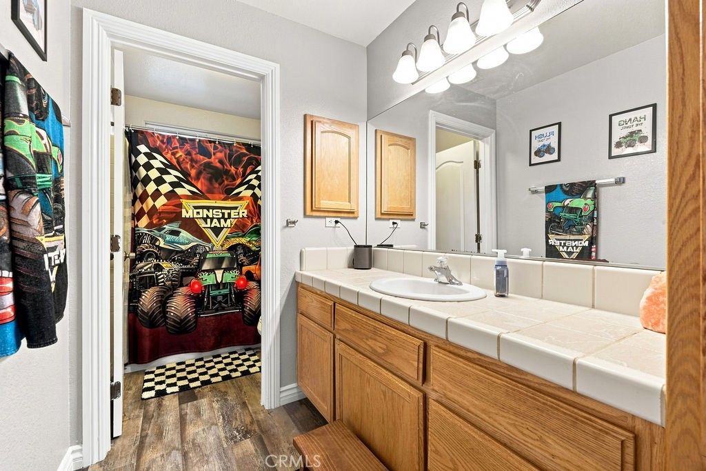 Image 24 of property listing at 14821 Gayhead Road, Apple Valley, CA 92307