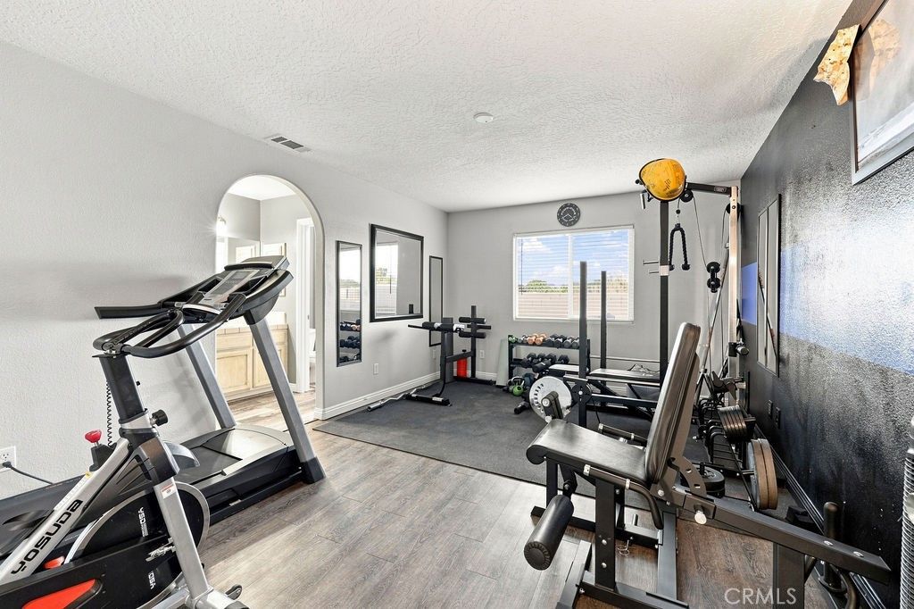 Image 27 of property listing at 14821 Gayhead Road, Apple Valley, CA 92307