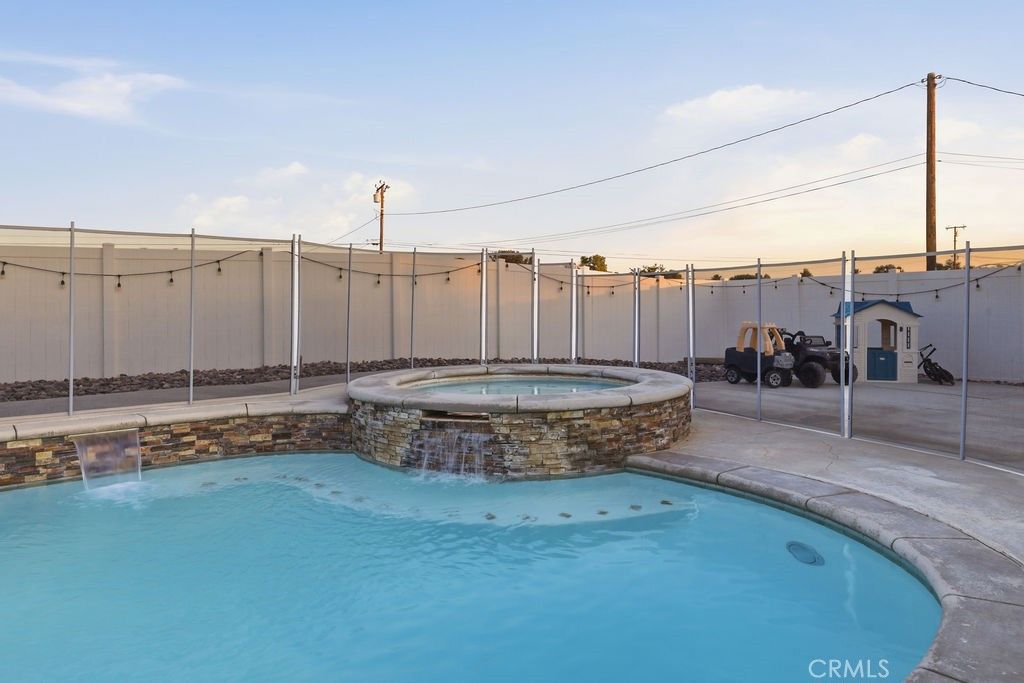 Image 35 of property listing at 14821 Gayhead Road, Apple Valley, CA 92307