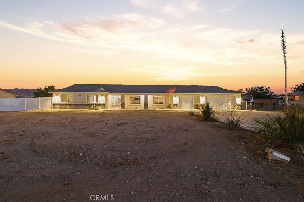 Image 40 of property listing at 14821 Gayhead Road, Apple Valley, CA 92307