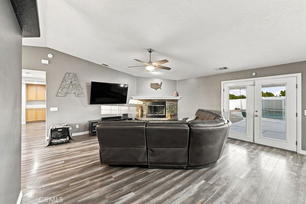 Image 8 of property listing at 14821 Gayhead Road, Apple Valley, CA 92307