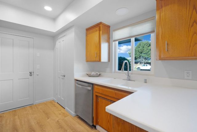 120 Marks Drive, Hollister, CA 95023