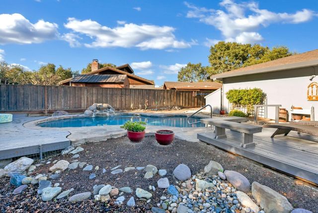 120 Marks Drive, Hollister, CA 95023