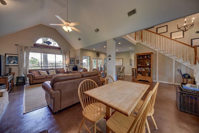 323 E County Road 461b, Brazoria, TX 77422