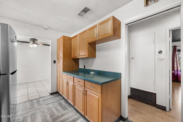 44221 4th Street, Lancaster, CA 93535