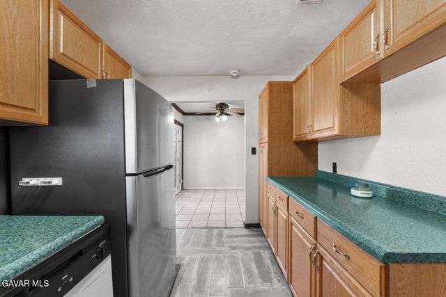 44221 4th Street, Lancaster, CA 93535