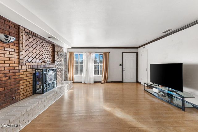 44221 4th Street, Lancaster, CA 93535