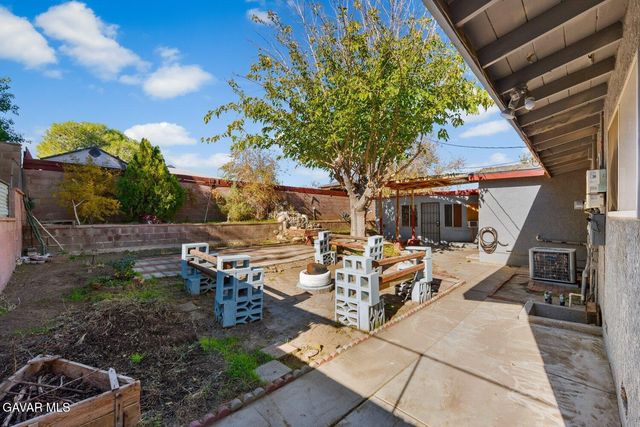 44221 4th Street, Lancaster, CA 93535