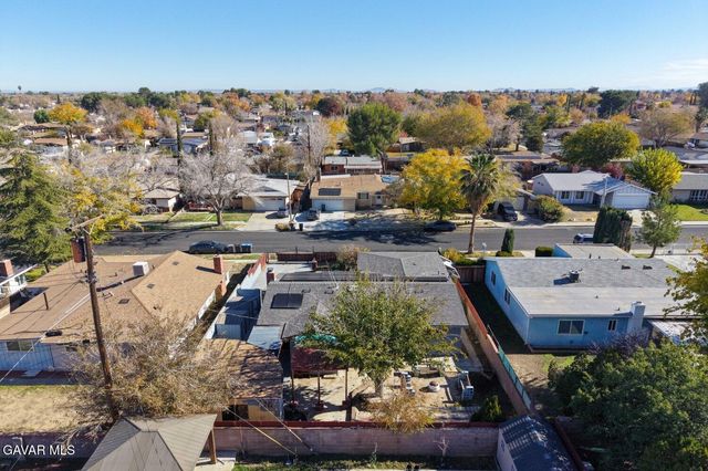 44221 4th Street, Lancaster, CA 93535