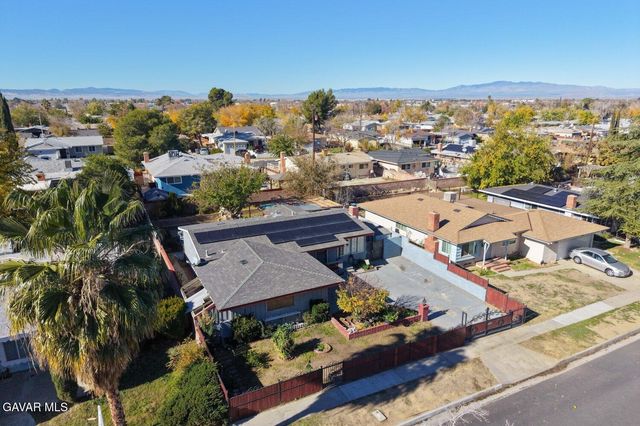 44221 4th Street, Lancaster, CA 93535