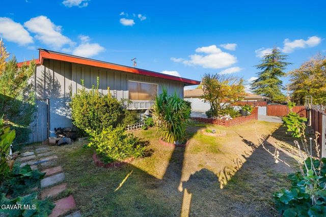 44221 4th Street, Lancaster, CA 93535