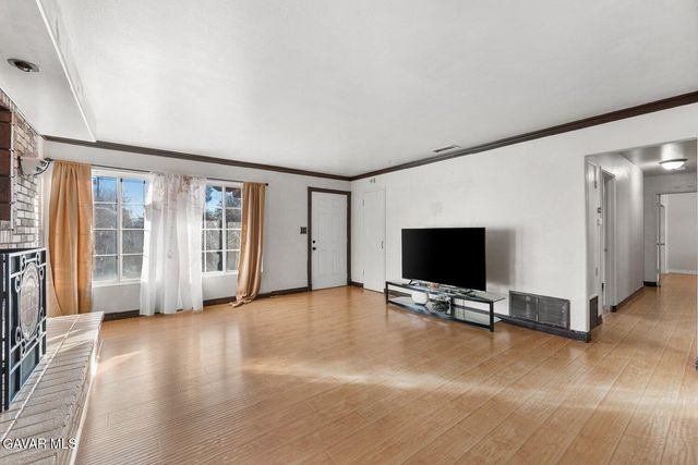 44221 4th Street, Lancaster, CA 93535