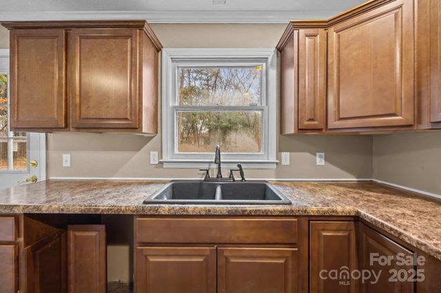 1158 Sunset Court, Conover, NC 28613